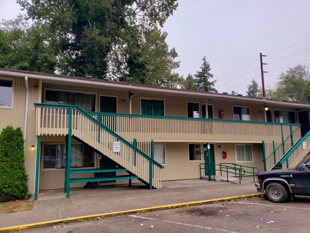 Building Photo - Evergreen Apartments