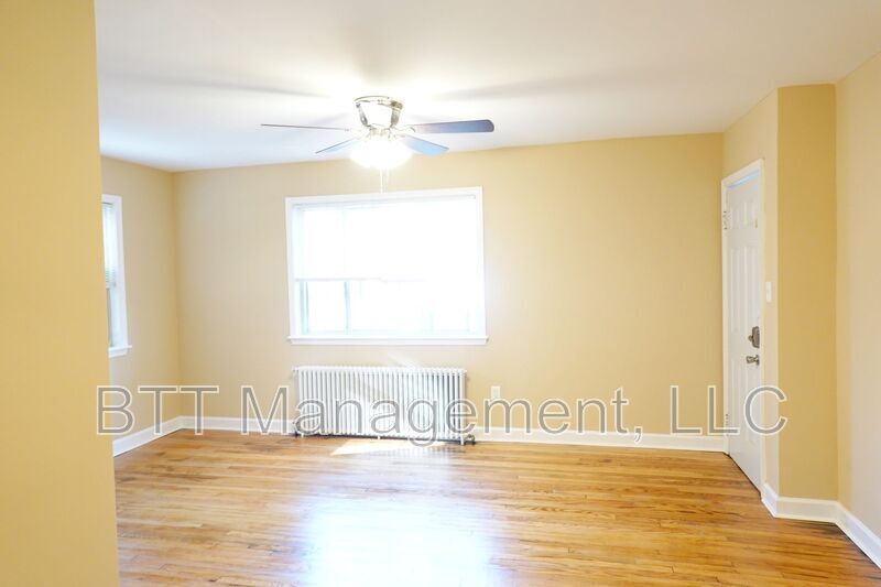 Foto principal - 8716 Plymouth St