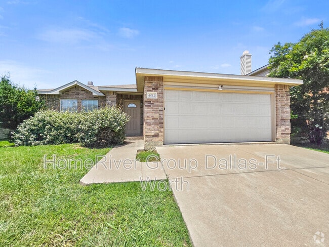 Building Photo - 4012 Country Ln