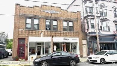 Building Photo - 725 Warren St