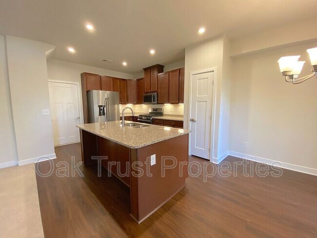 Building Photo - 401 Grand Palm Ln