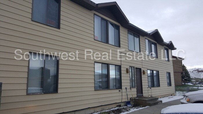 Foto principal - 2225 Cumorah Way
