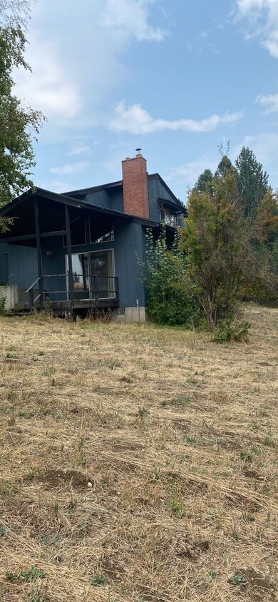 Primary Photo - Country Living within one mile to town