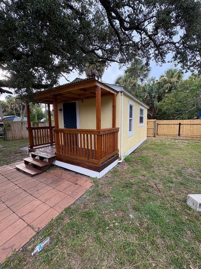 Building Photo - 810 Citrus Ave
