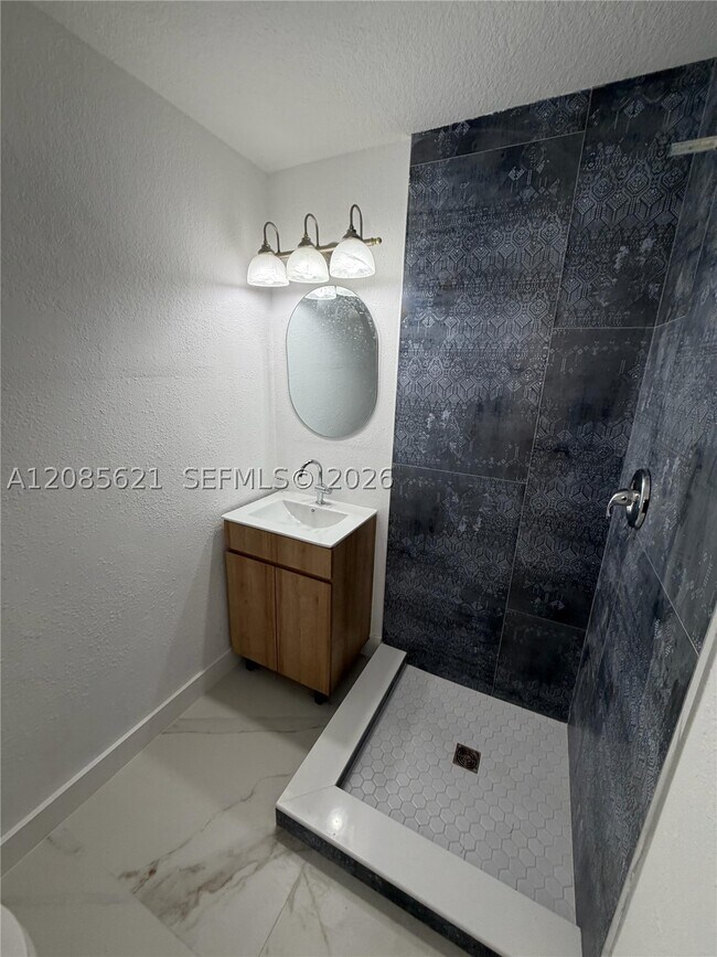 Foto del edificio - 2424 SW 21st St