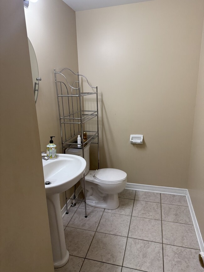 Building Photo - 6 Bellingham Pl