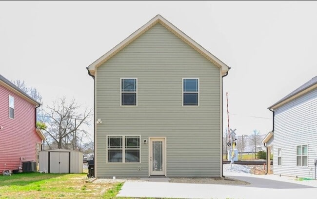 Building Photo - 110 Wilbur St