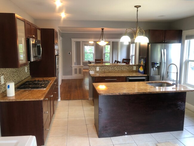 Main Kitchen - 9 Warren Ave