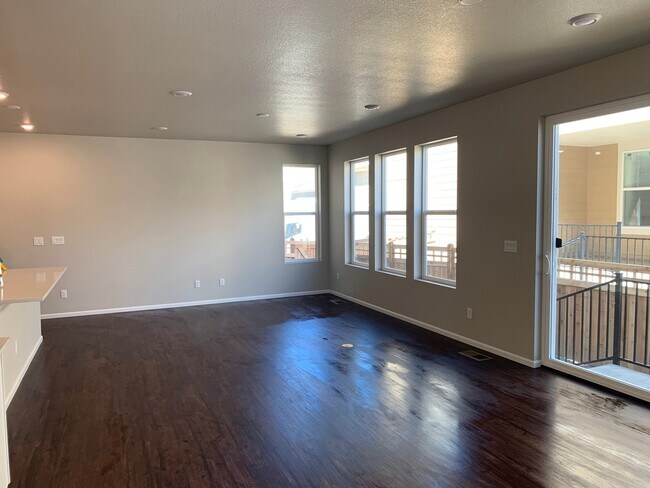 Foto del edificio - 7164 Bedlam Dr