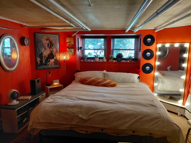 Foto del edificio - 6641 N Campbell Ave