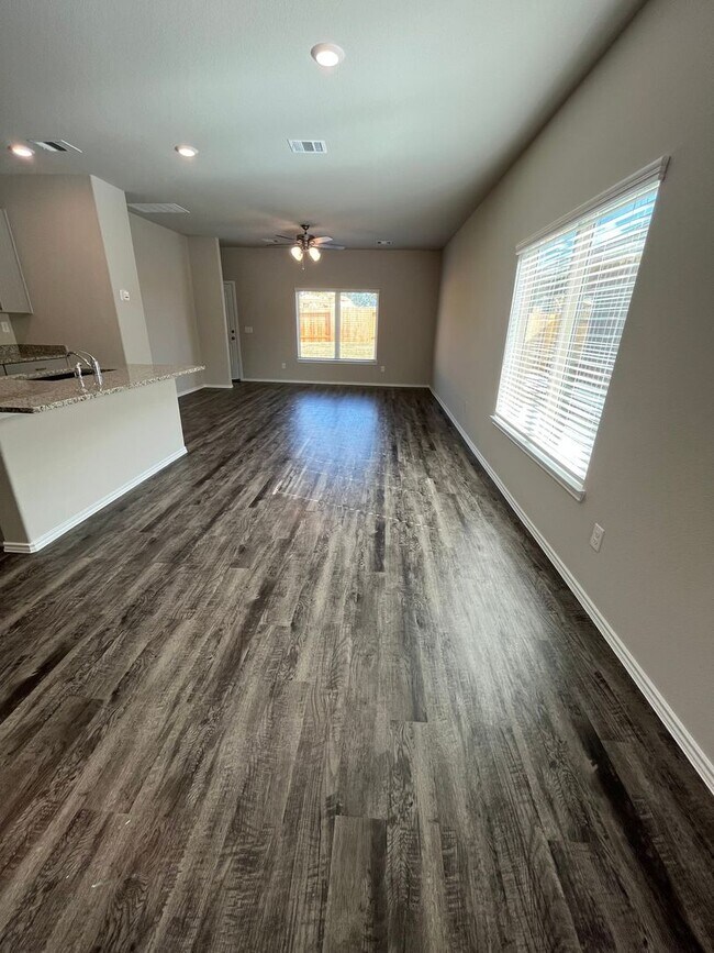 Foto del edificio - *Brand New* - 4BR House in Montgomery