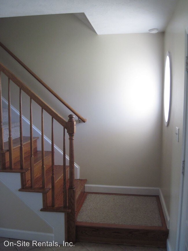 Building Photo - 4 br, 2.5 bath House - 75 Dover Court East