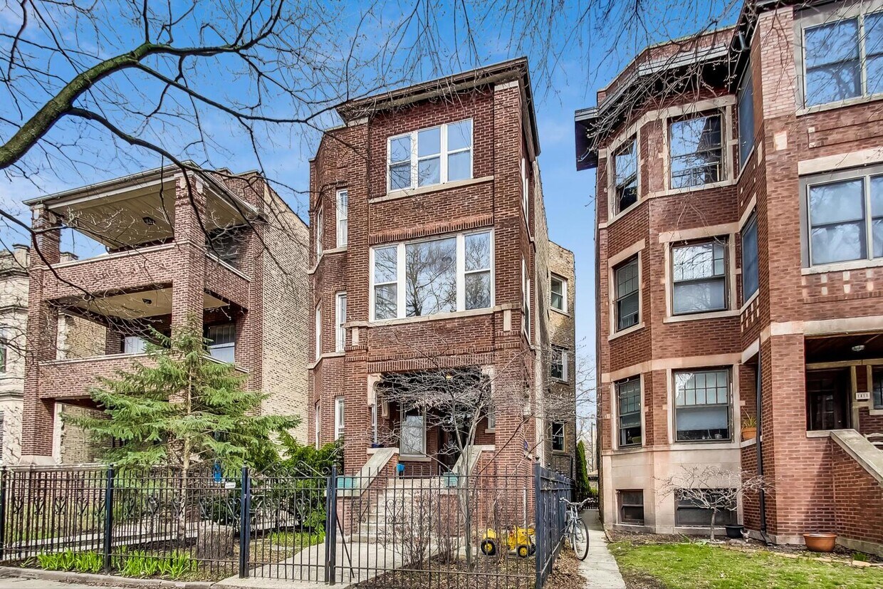 Primary Photo - 1422 W Olive Ave