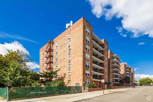 Thornton Place Owners