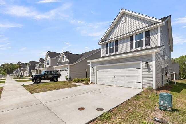 Foto del edificio - Beautiful 3 bedroom 2.5 bathroom two story home available in North Charleston!