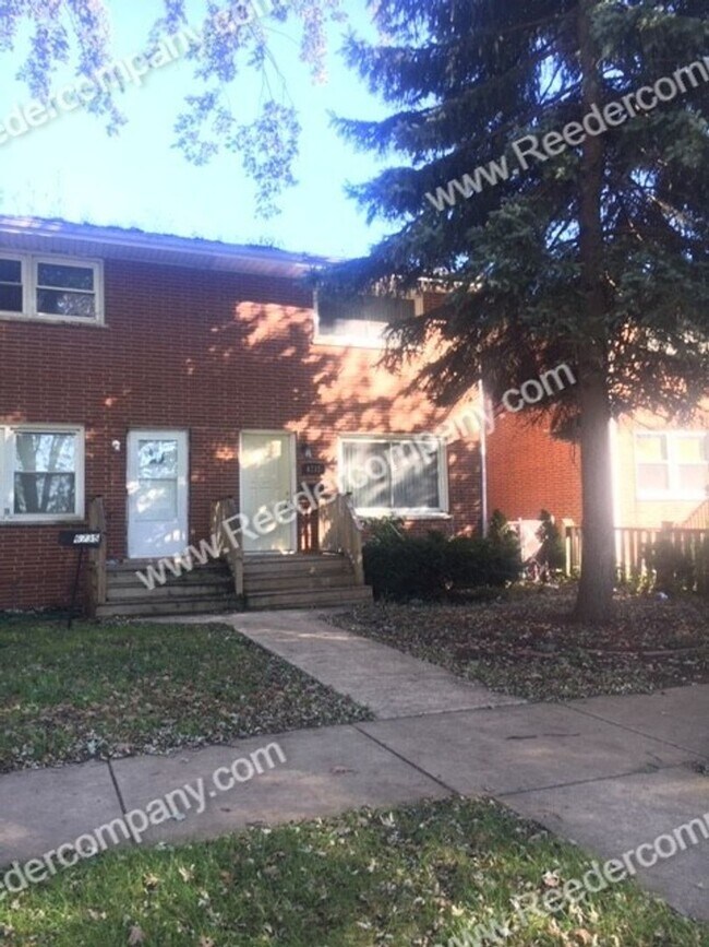 Foto del edificio - 2 bedroom townhome, minutes from highway and Morton High School