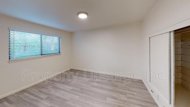 Foto del edificio - 1018 West St