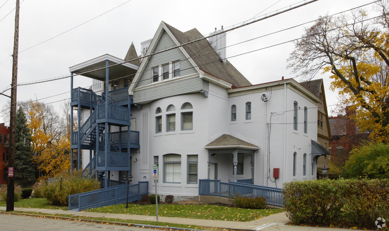 Building Photo - 5657 Stanton Ave