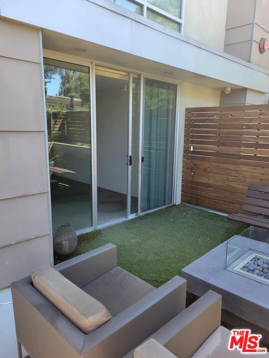 Foto principal - 5806 Waring Ave