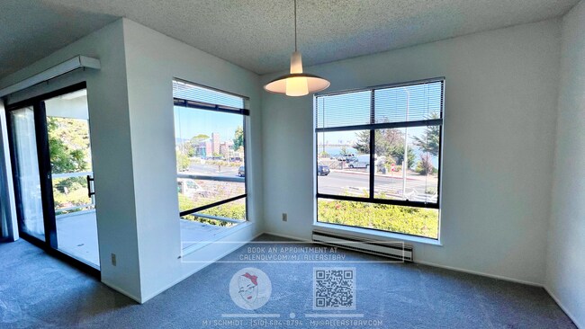 Foto del edificio - Waterfront 1 bedroom located at the resort style Watergate complex included ameneties, water, gar...