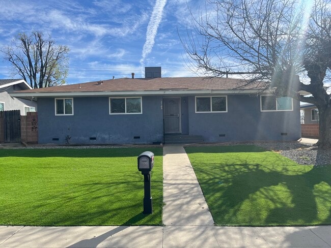 Building Photo - 2709 Cardinal Ave