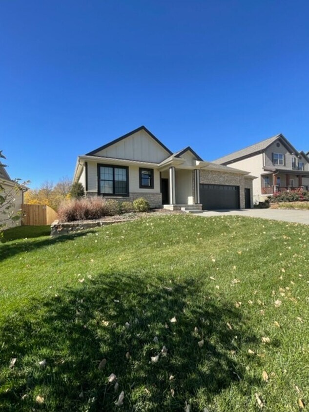 Foto principal - 7012 S 184th St