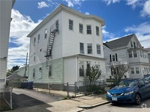 Building Photo - 38 Larch St