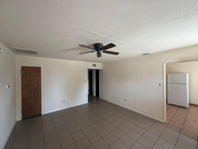 Building Photo - 1208 W Edwards St