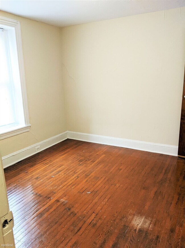 Foto del edificio - 1 br, 1 bath Apartment - 413 S 40th St