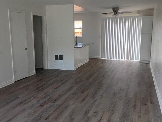 Photo - 4901 Heil Ave (Huntington Beach, CA) Apartment