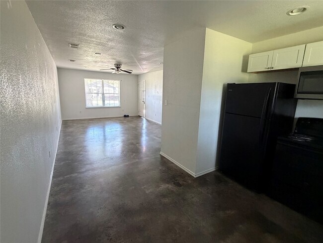 Foto del edificio - 712 Seven Oaks Rd