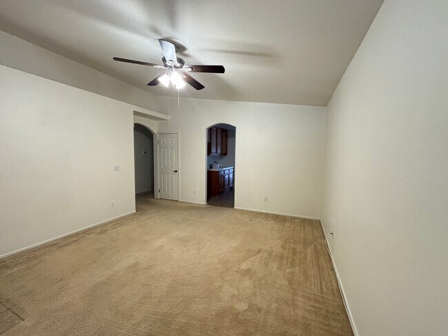 Foto del edificio - Single Story West Rosamond Home