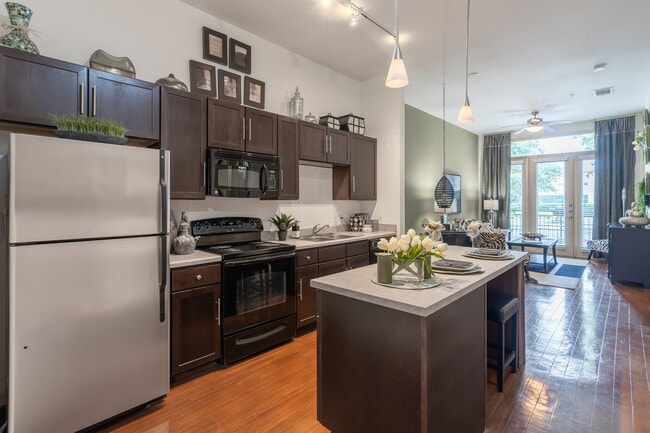 Building Photo - DeSoto Town Center