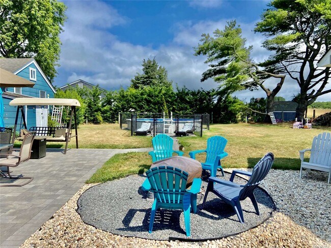 Foto del edificio - 885 Little Neck Rd