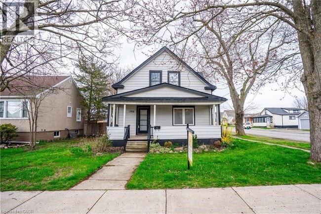 Photo du bâtiment - 793 Steele St