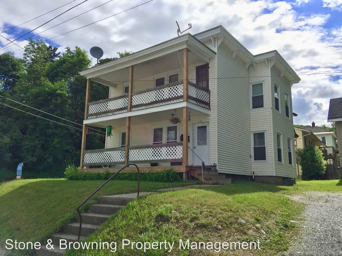 Primary Photo - 17 Plain St