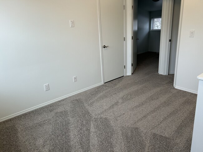 Photo du bâtiment - 5919-5119 119 Ave