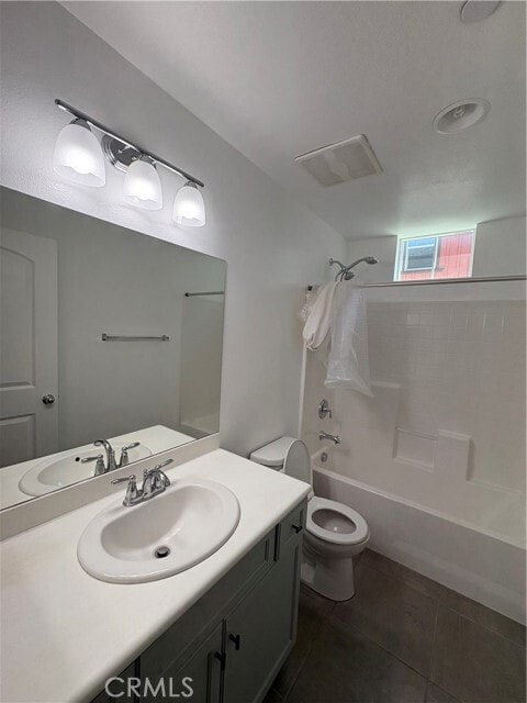 Building Photo - 17035 Independence Way