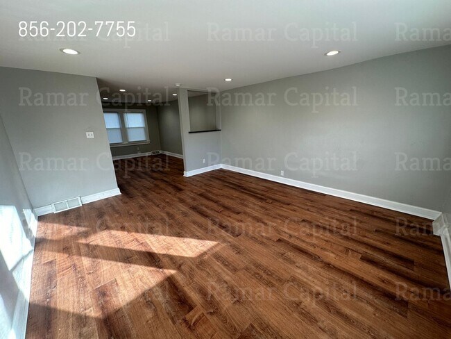 Foto del edificio - East Camden Spacious 3 bedroom Home - Show...