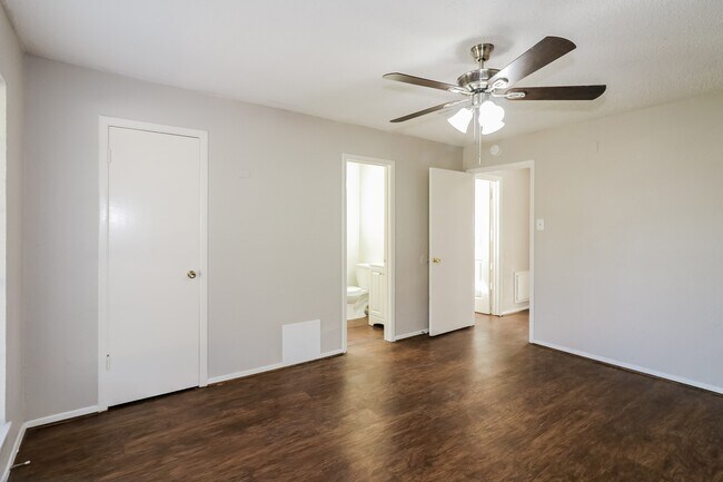 Foto del edificio - 5139 Wickview Ln