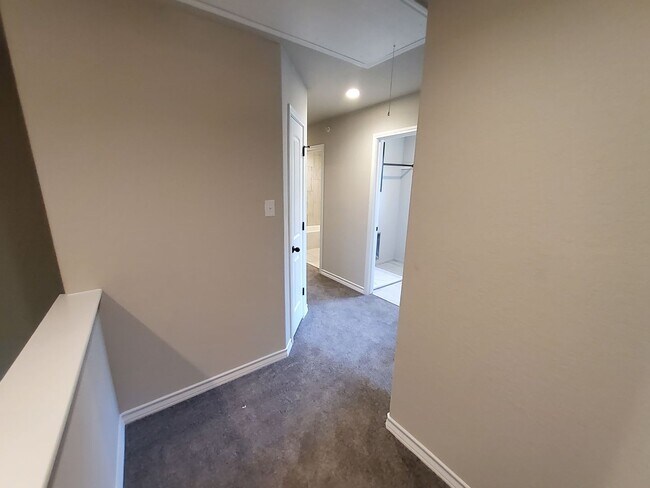 Building Photo - 6311 Luglio Lane #101, San Antonio, TX 782...