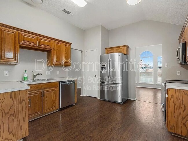 Foto del edificio - 824 Bridle Trail