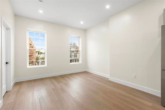 Foto del edificio - 679 Bergen Ave