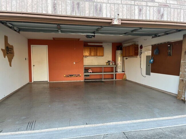 Building Photo - 612 Crystal Brook Dr