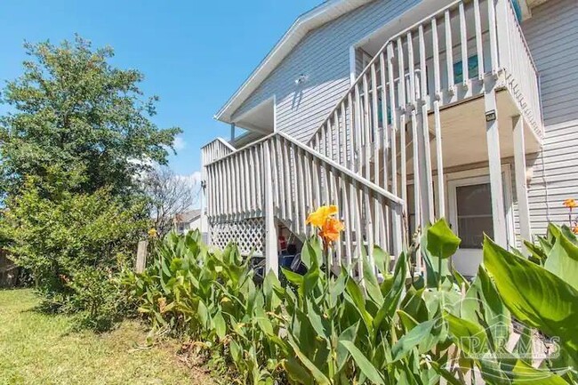 Building Photo - 1301 Redwood Ln