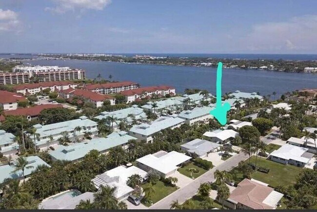 Foto del edificio - 113 Park Ln E