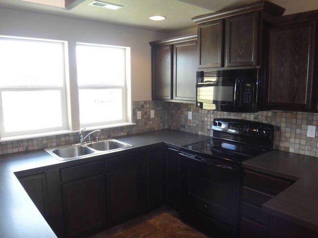 Building Photo - 2052 Alco Ave