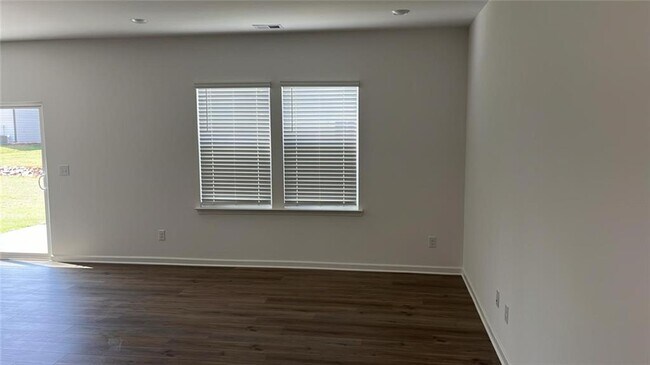 Building Photo - 724 Warm Rays Wy