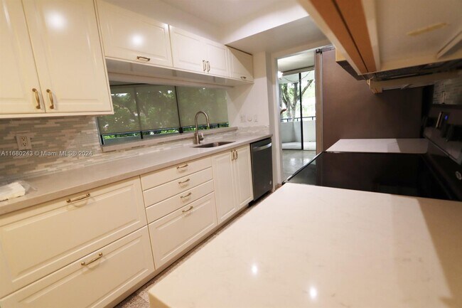 Foto del edificio - 21075 NE 34th Ave