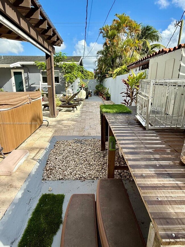 Foto del edificio - 6202 SW 107th Ave